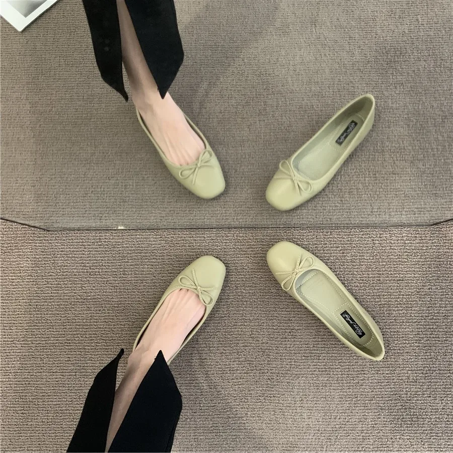 2022 New Gentle Soft Bottom Leather Shoes French Flat Low-Cut Shoes Female Summer Section Black Grandma Gommino