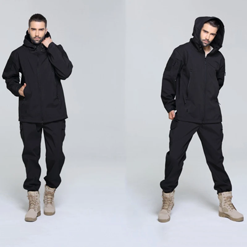 Камуфляжный костюм для отдыха на природе с капюшоном