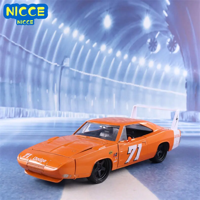 

Классический спортивный автомобиль Nicce 1:24 1969 Dodge Charger Daytona, литый под давлением модель автомобиля из металлического сплава, игрушка для детей, подарок, коллекция J161