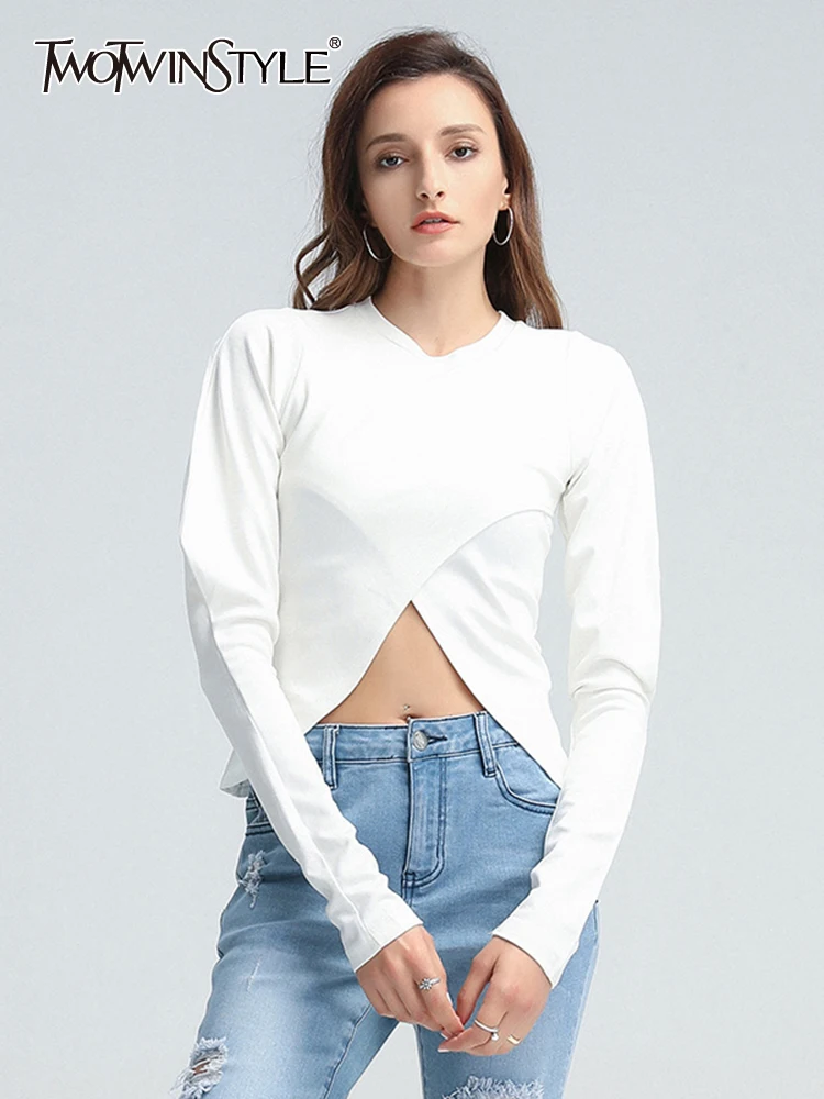 

TWOTWINSTYLE черная короткая футболка для женщин с круглым вырезом и длинным рукавом винтажные повседневные футболки женская модная одежда Весн...