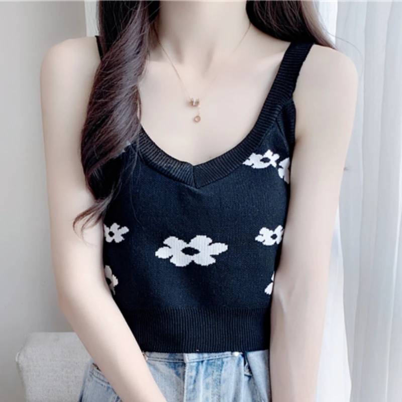 

Minority wears sleeveless top outside, women's sweet cool knitted bottom with small suspender vest 3034j, 718-6