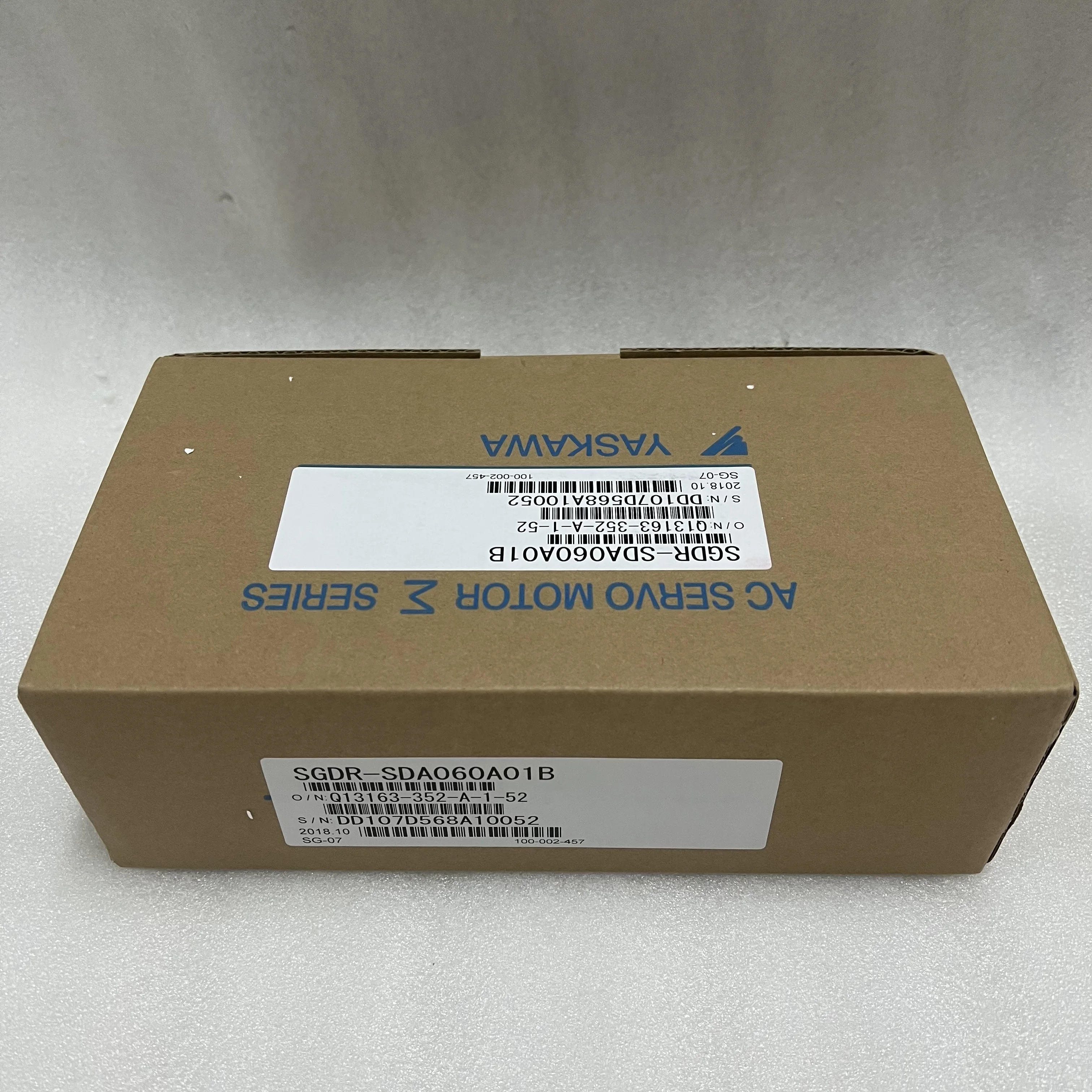 

Новый и оригинальный сервопривод для Yaskawa SGDR-SDA060A01B