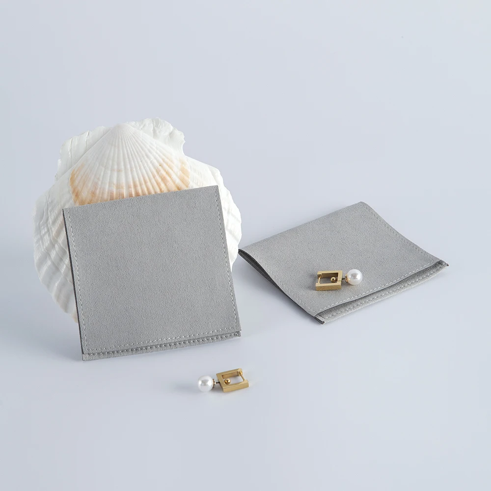 

Microfiber Velvet Gift Pouch 6X6cm Jewelry Packaging Organizer Bag Christmas Wedding Favors Goodie Bags Sachet Bonbon Zakjes