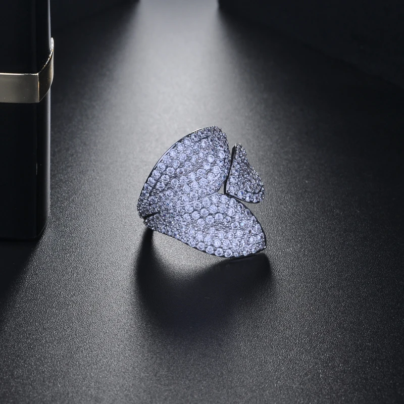 

Fashion Fashion Design Leaf Shape Cubic Zircon Dubai Ring For Women Open Adjustable Ring Luxury Jewelry R-246