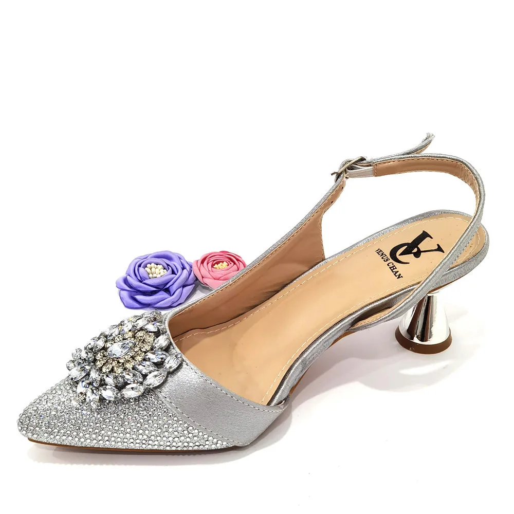 Latest Nigerian Women Shoes and Bags Set Decorated with Rhinestone African Women Party Pumps Designer Shoes Women Luxury 2022