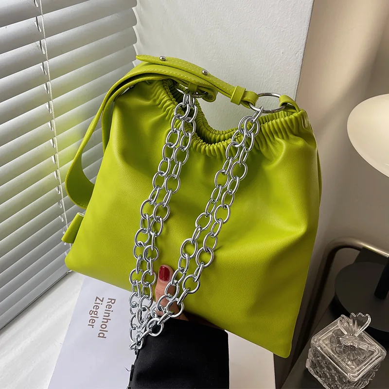 

High-quality Soft Leather Large-capacity Women's Bag 2022 New Trendy Fashion Commuter Shoulder Bag Chain Messenger Bucket Bag