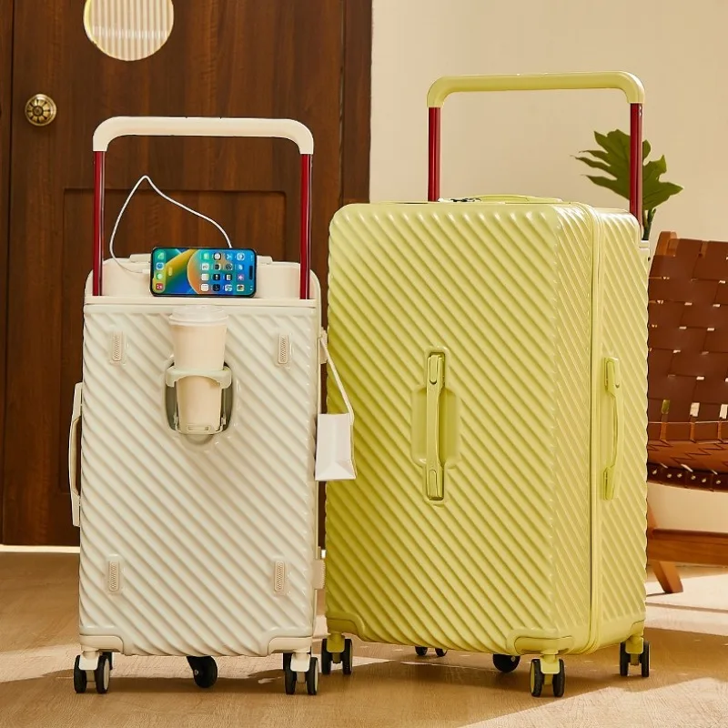 Новый широкий чемодан на колесиках женский большой вместимости универсальный
