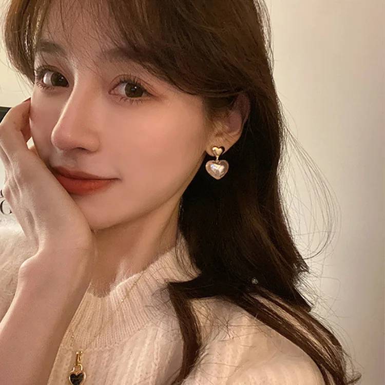 

Minority Design Mermaid Ji Love Pearl Earrings Korean Personality Simple and Versatile Temperament Earrings