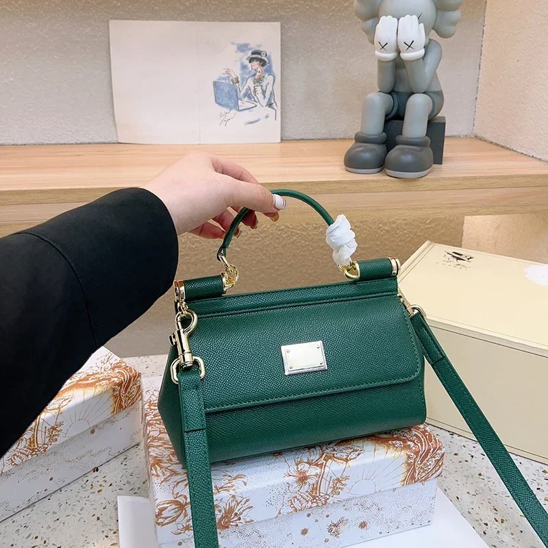 

2023 Women'S Shoulder Bag Classic Luxury Brand Designer Ladies Handbags Cowhide Leather Metal Buckle Large Capacity