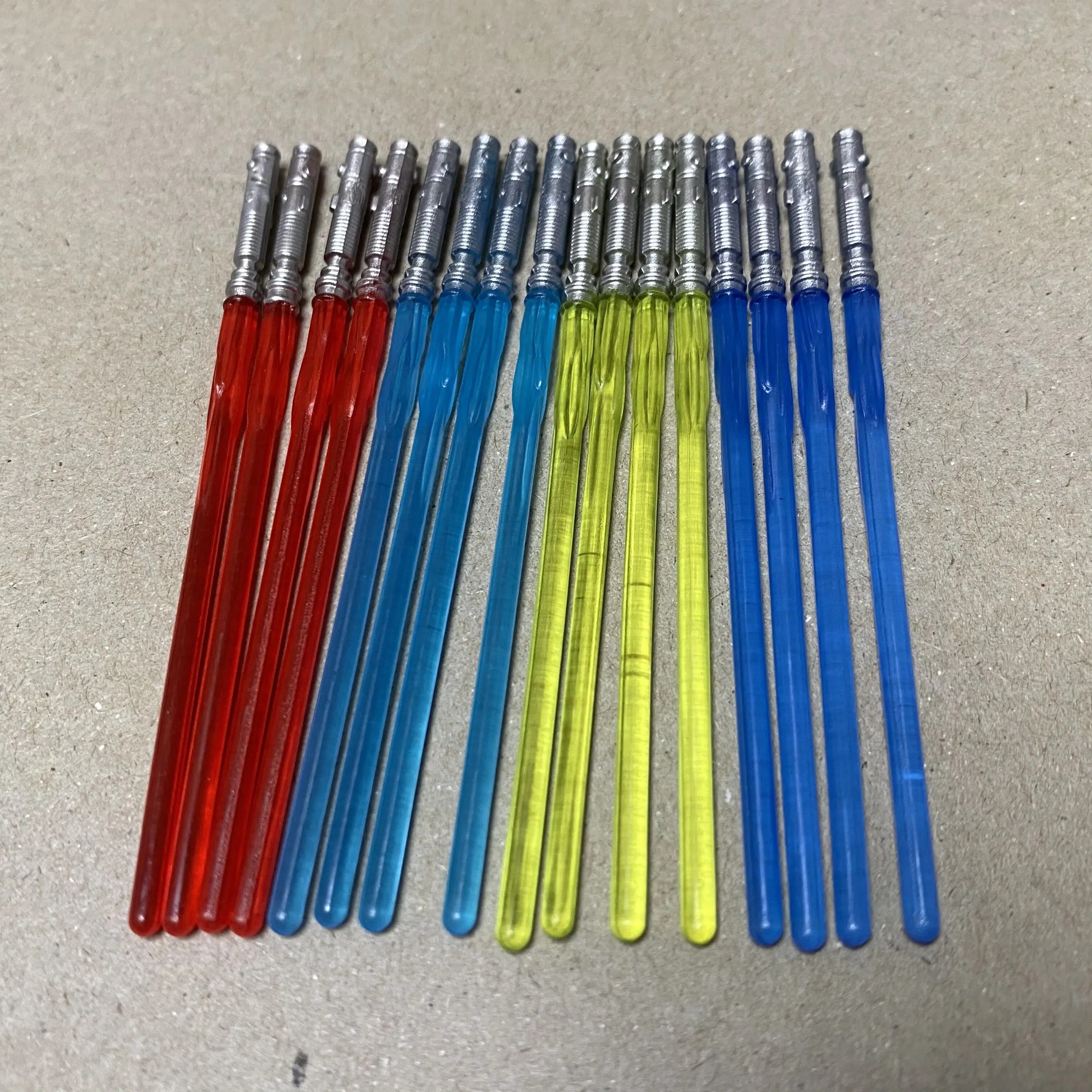 

16X Clone Wars 3.75in. Republic Trooper Pilot Action Figures Stand Base Guns Lighsaber Weapon Accessories Star Figures Doll Toy