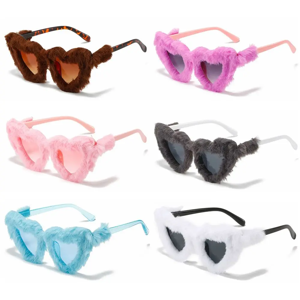 

Women Clout Goggle Love Heart Sunglasses Heart-Shaped Sunglasses Ladies Shades Plush Decor Sunglasses Eyewear