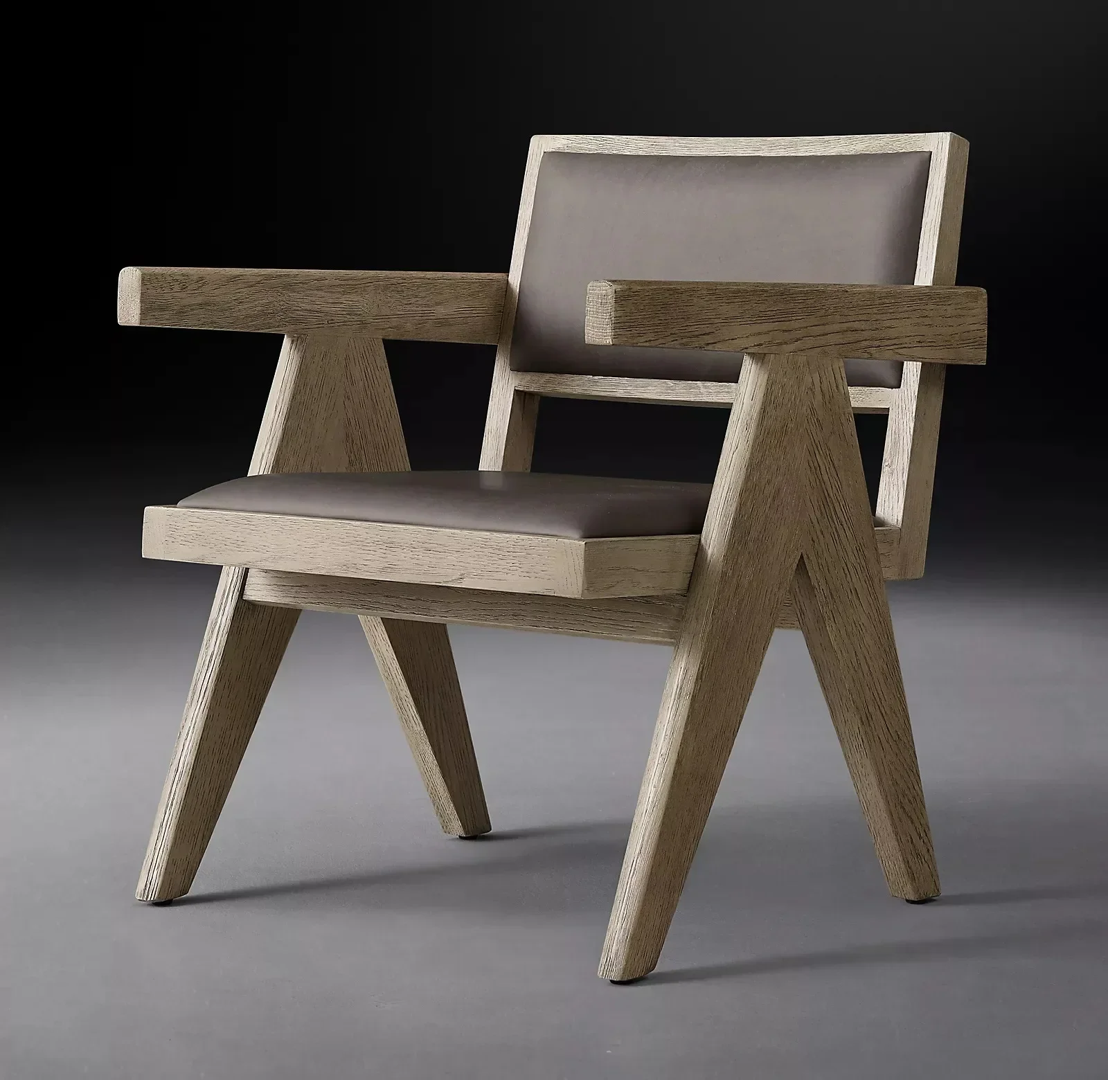 Деревянный обеденный стул