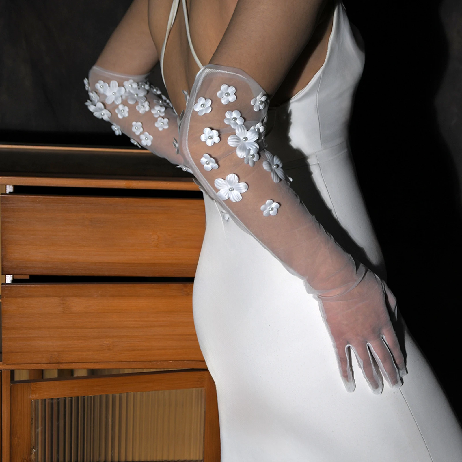 Длинные тюлевые перчатки на кончиках пальцев 3d цветок с жемчугом свадебный