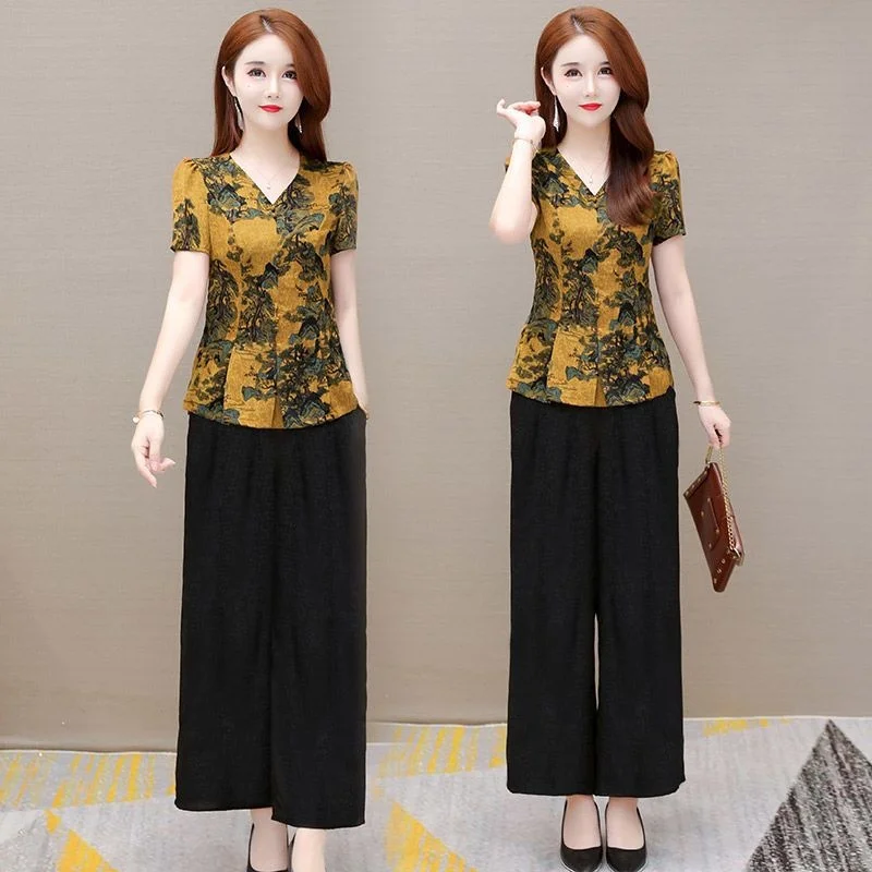 

Mom's Suit 2023 Summer New Waist Closing Middle-aged And Elderly Clothing Women's Tops Calf-length Wide-leg Pants Two Piece Set