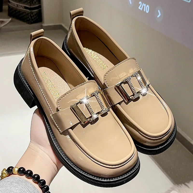 

Небольшие кожаные туфли в британском стиле, новинка 2022, женские лоферы без застежек, универсальная женская обувь на толстой подошве с мягки...