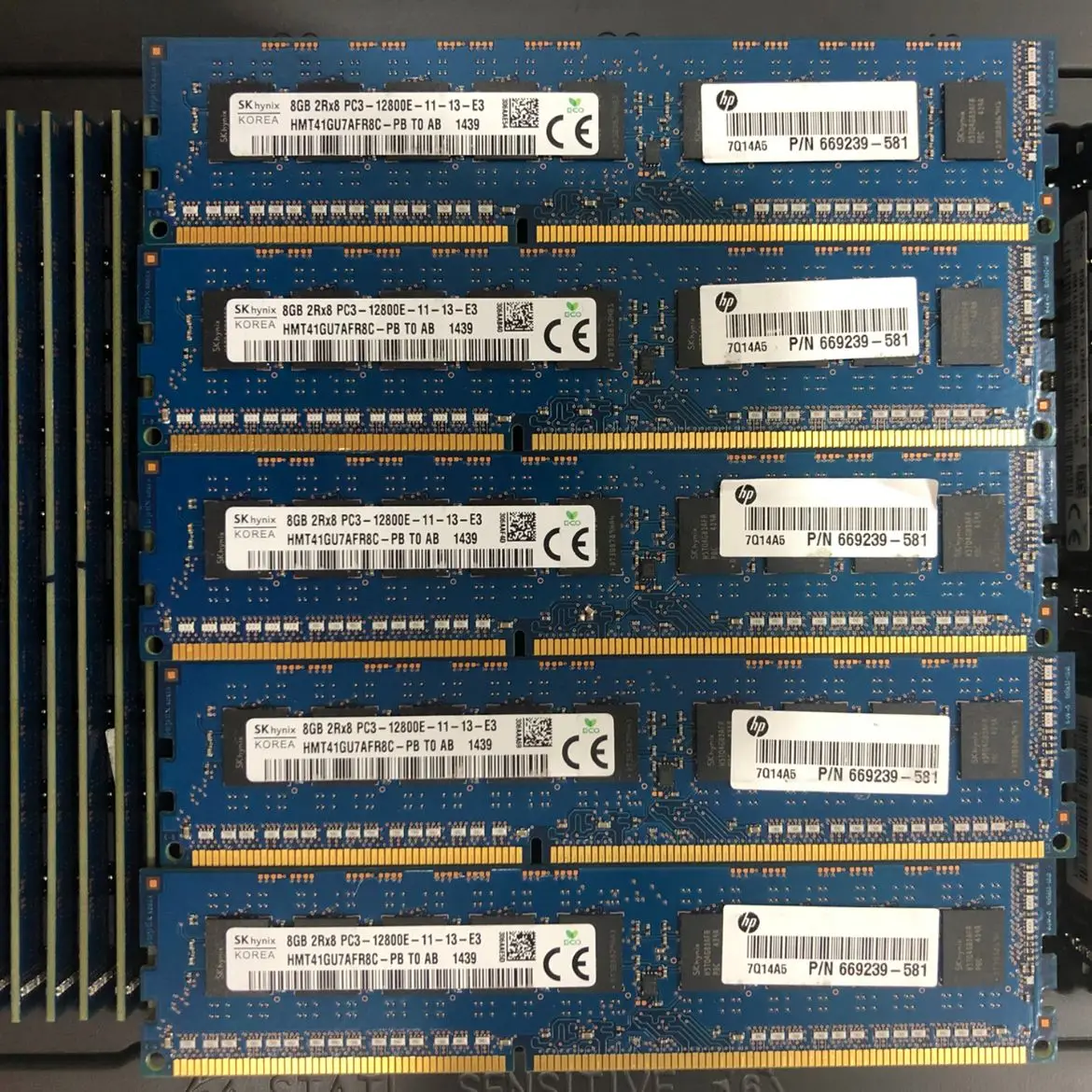 

Серверная оперативная память SKhynix DDR3 UDIMM 240PIN 8GB 1600MHZ для настольного ПК ddr3 8GB 2RX8 PC3-12800E-11-13-E3 ddr3 8gb 1600mhz 1 шт.
