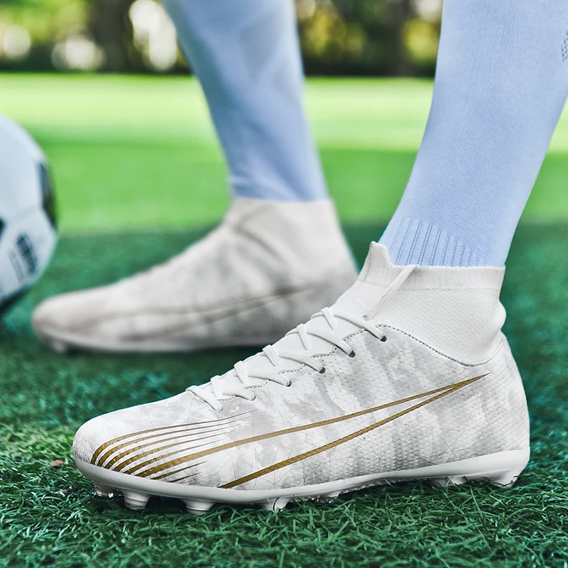 

Quality Soccer Shoes Cleats C.Ronaldo Durable Football Boots Lightweight Comfortable Futsal Sneakers Wholesale Chuteira Society