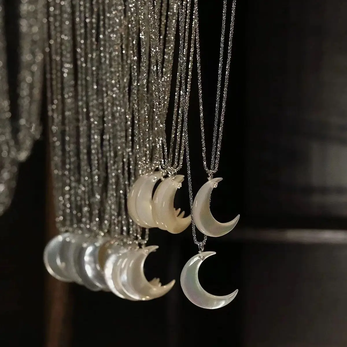 

CARLIDANA Luxury Hot Selling Silver Color White Fritillary Moon Pendant Collarbone Necklace for Women Jewelry Gift Non-fadding