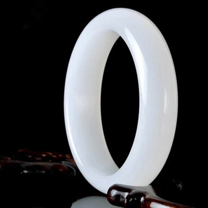 Браслет из натурального белого мрамора