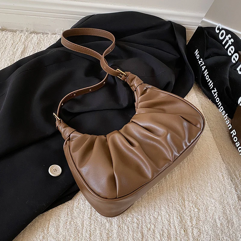 

Новые сумки через плечо с полумесяцем для женщин 2022 модные дизайнерские маленькие сумки и кошельки из искусственной кожи со складками сумк...