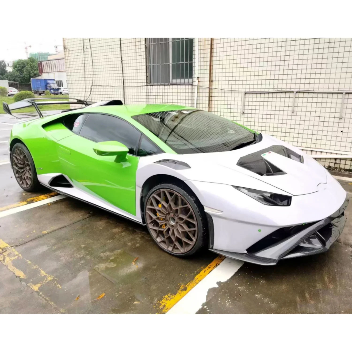 Высококачественный капот из сухого углерода в стиле STO подходит для Lamborghini Huracan 580