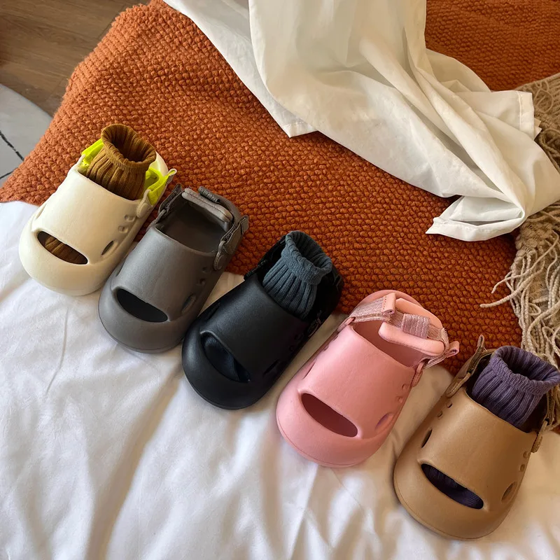 Новинка лета 2024 детская обувь Нескользящие сандалии для мальчиков и девочек