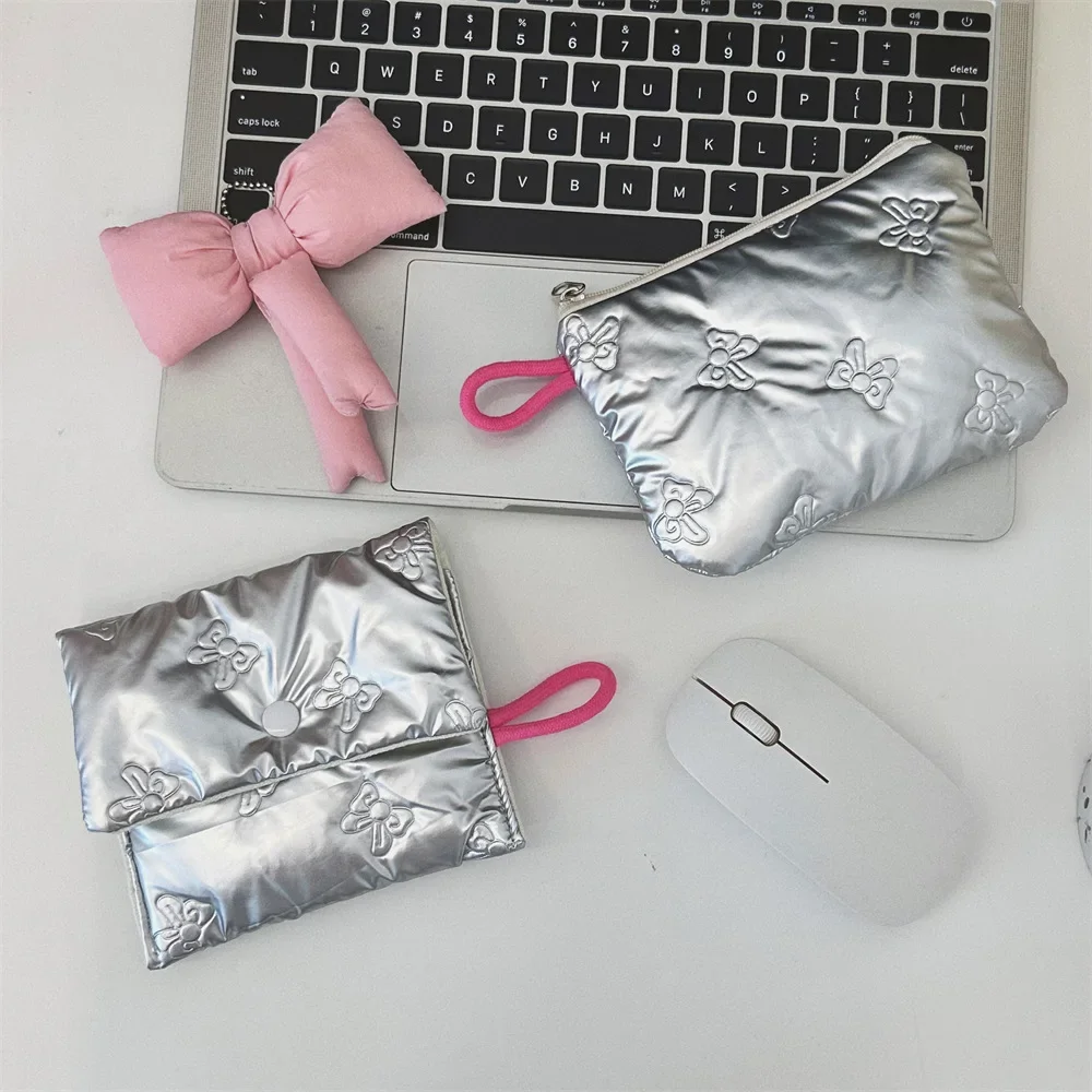 eTya серебристый клатч Ins Love