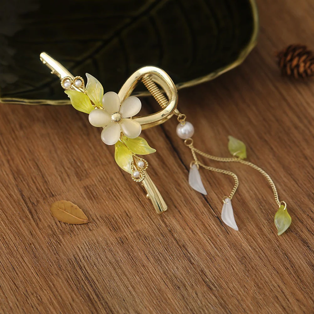 

Alloy Claw Clip Clamp For Women Girl Flower Ponytail Pearl Korean Handmade Rose Tassel Clip Fashion Head Gifts Accessories