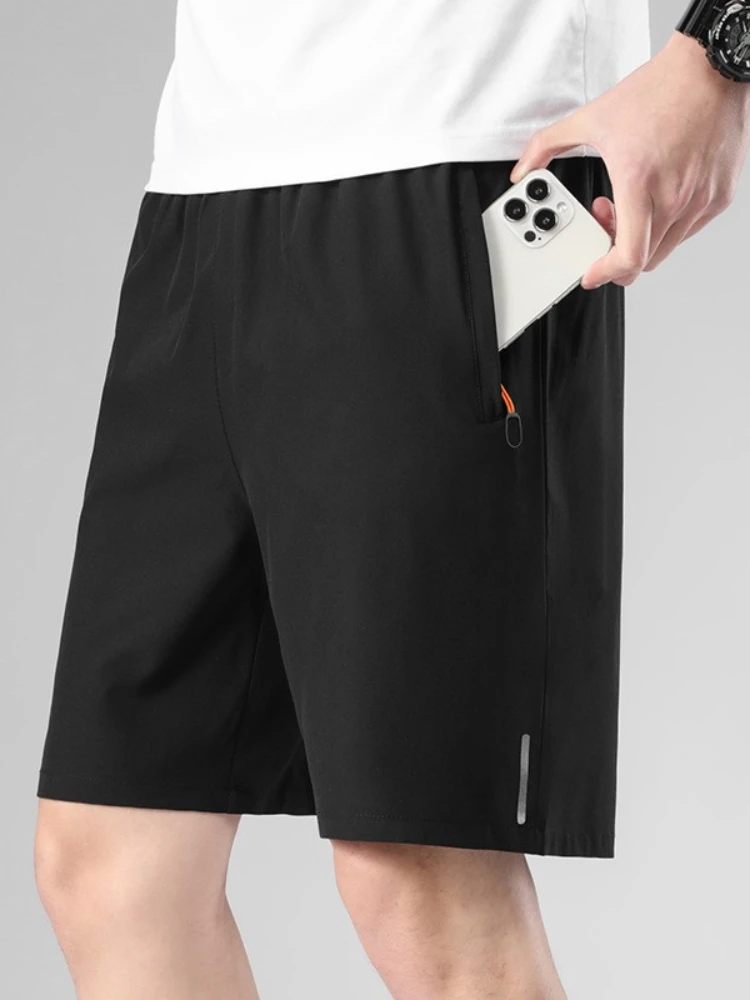 

SALSPOR Men's Sports Shorts Casual Pants Zipper Lce Silk Pants Solid Color Breathable Five-Point Pants Straight Light Shorts