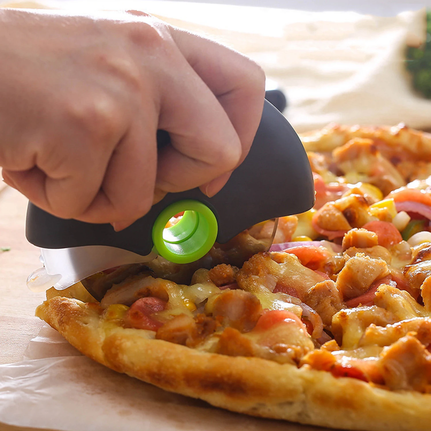 

Pizza Slicer Cutter Baking Kitchen Tool Stainless Steel Pizza Cutter Round Wheel Knife for Pizza with Lid Roulette Roller Dough