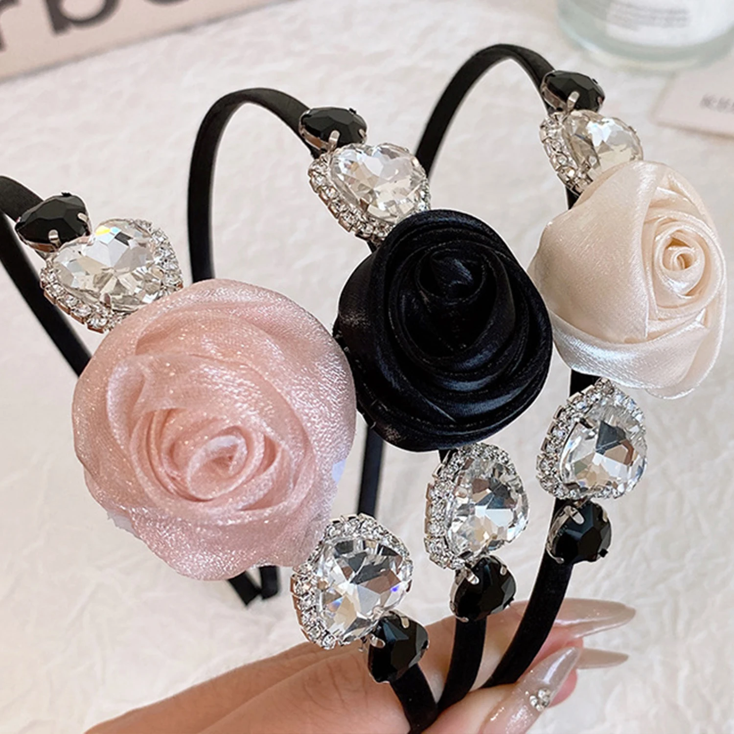 Рисунок 3 - Обруч для волос в стиле ретро с цветочным ободом