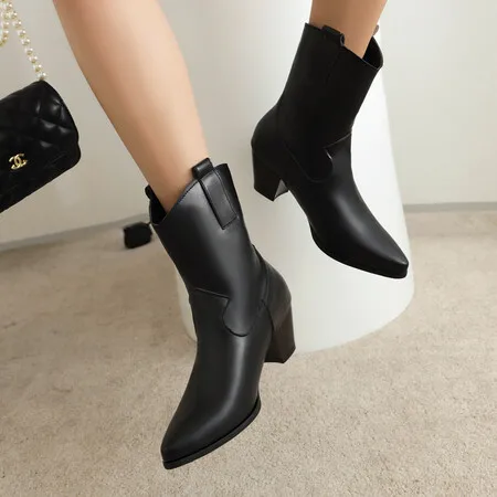 

Женские зимние ботинки на толстом каблуке, большие размеры