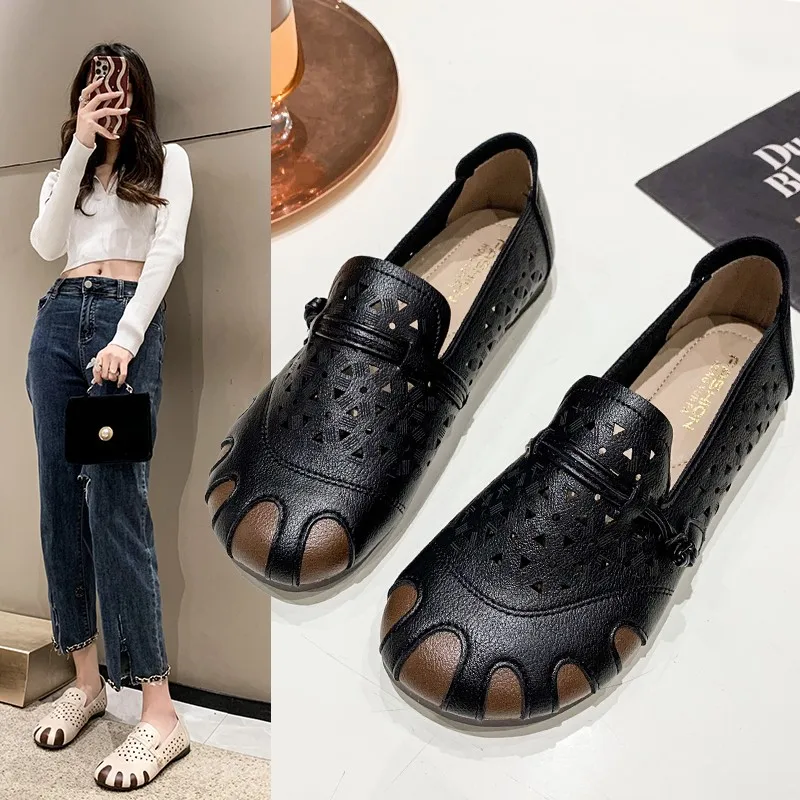 

Женские кроссовки с круглым носком, на плоской подошве