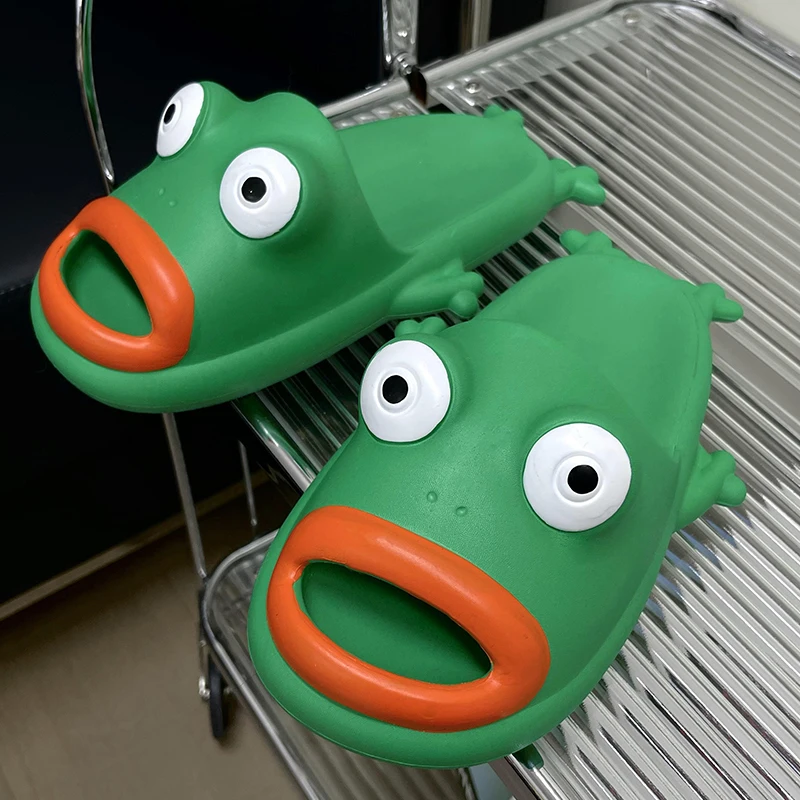 Comwarm Women's Slippers Interest Green Frog Slippers Outdoor Beach Shoes Home Soft Soled Slippers Cute Cartoon Frog Shoes Mules