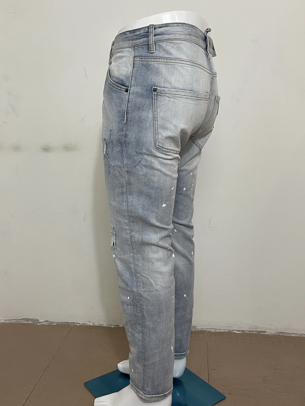 Spring/Summer 2023 new D2 fashion men wash and grind holes printing loose three-dimensional cut straight barrel blue jeans man