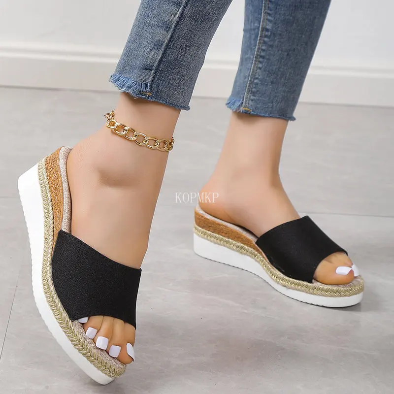 

Женские сандалии на танкетке, пляжные шлепанцы на среднем каблуке, с открытым носком, для улицы, Размеры 35-43, лето 2023