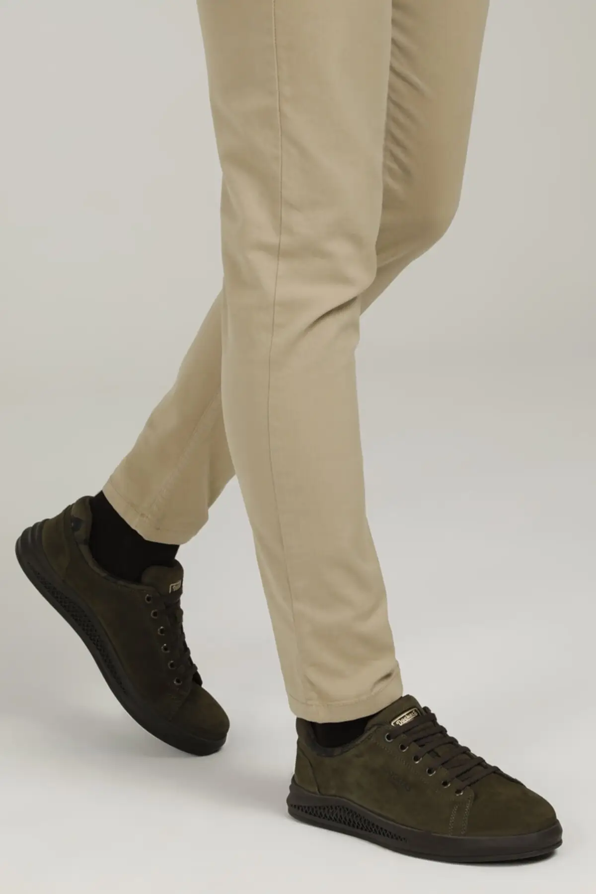 

Мужские кроссовки цвета хаки 227n 1pr