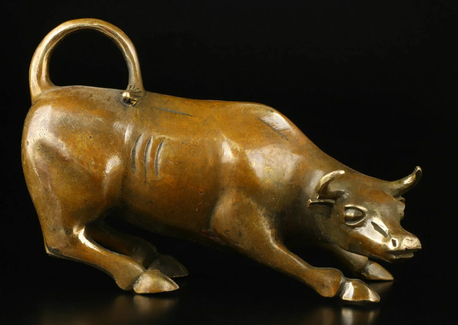 

Vintage Collection Handmade Old Unique Copper Statues Vivid Cattle