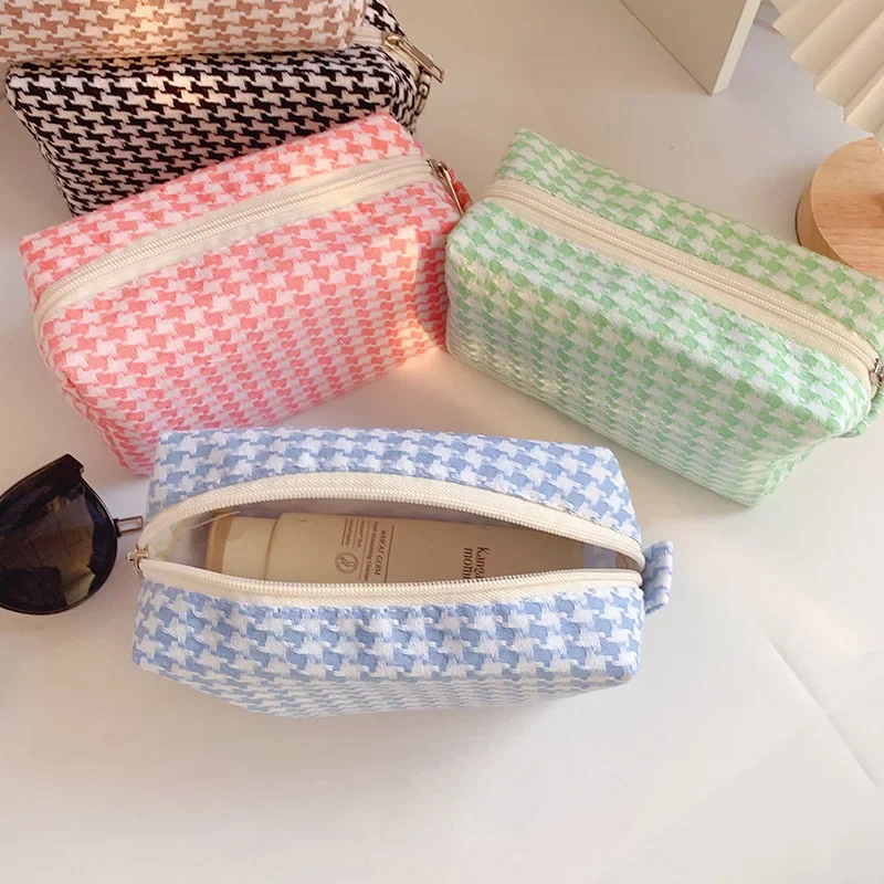 

Women Fashion Cosmetic Bag Overnight Weekend Makeup Storage Pouch Lipstick Sunglass Small Item Organizer Packaged Wholesale Bulk