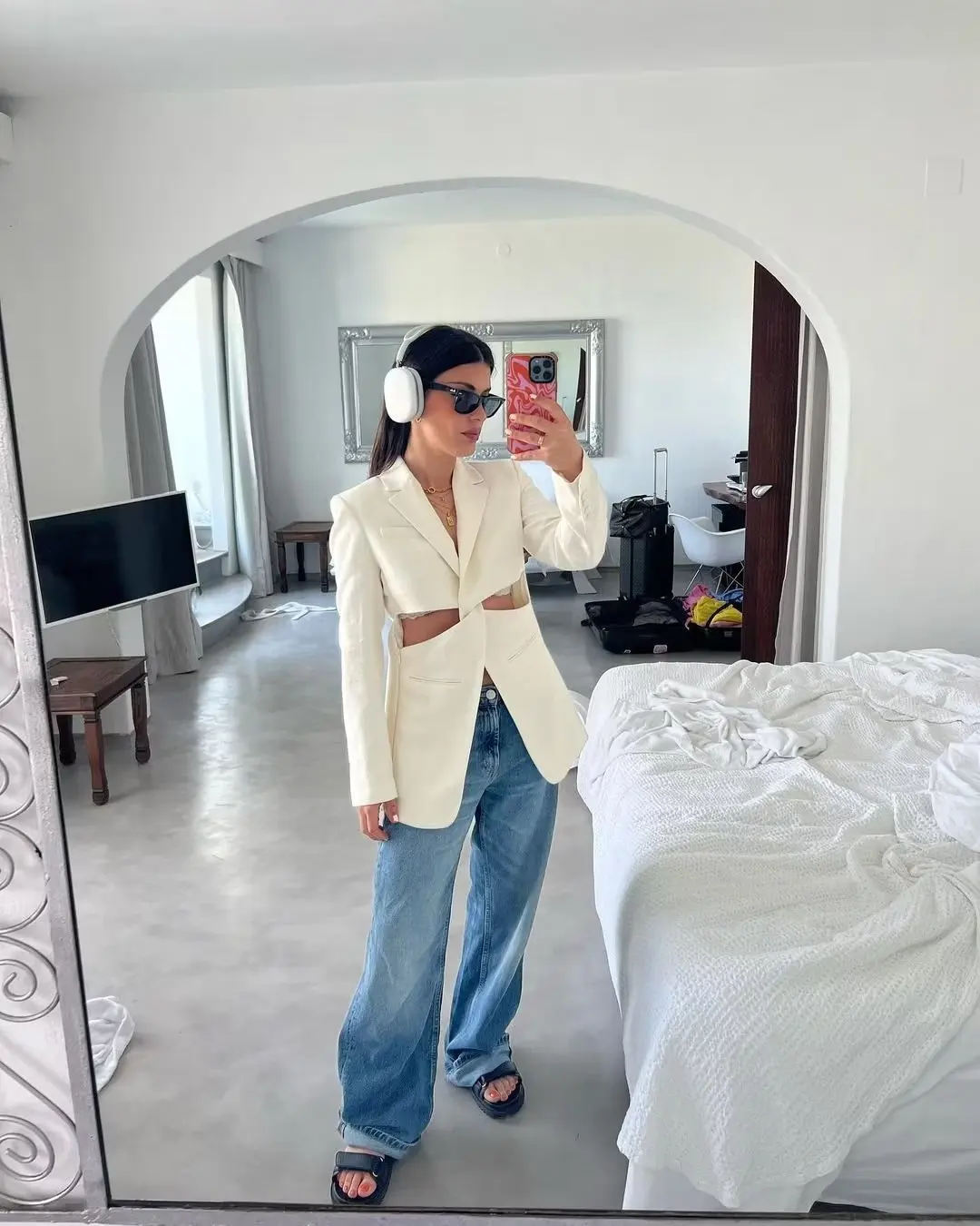 

Women Hollow Out Beige Blazer Female Fashion Cut Out Notched Neck Long Sleeves Blazers 2023 Lady Party Club Coats Outfits