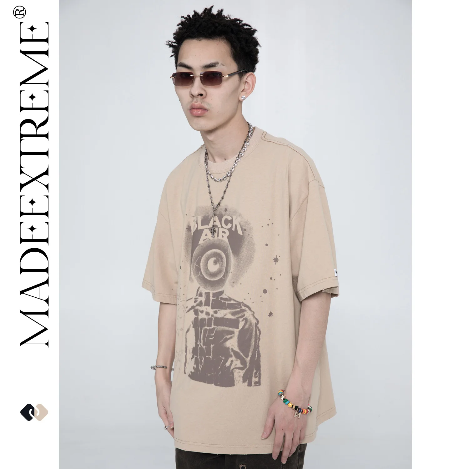 

Arbitmatch Summer new vintage alien metaverse print short sleeved men and women couple t shirt hip hop oversized gothic tees