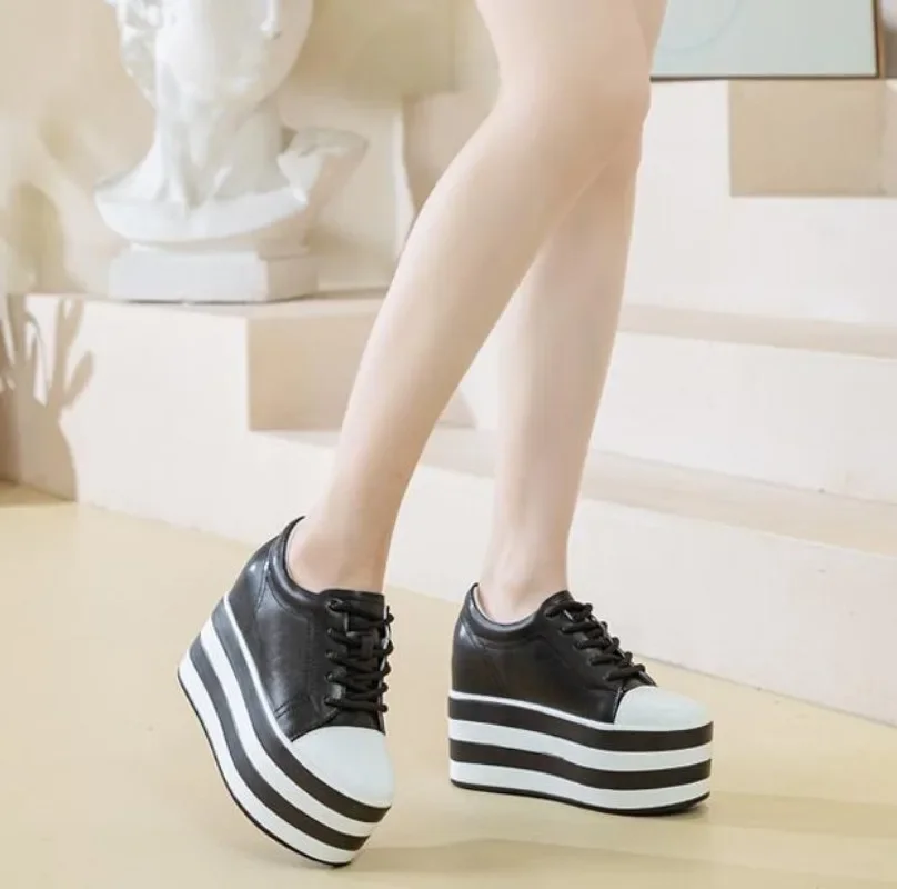 Новые кожаные осенне-весенние ботинки на танкетке из синтетической натуральной