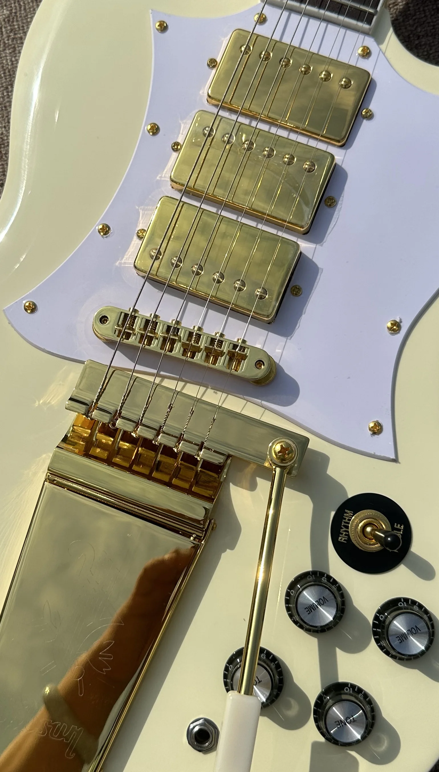 Индивидуальная электрическая гитара электрогитара SG кремово-белая золотистая