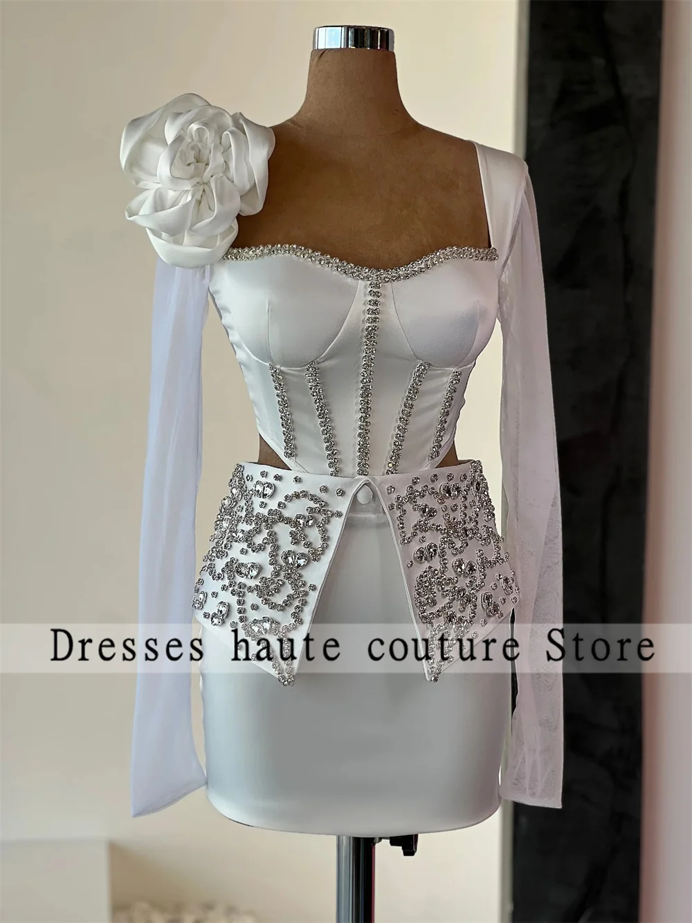 

White Satin Mermaid Short Prom Dresses 2023 For Black Girls Two Piece Set Beaded Crystal Flower Mini Cocktail Dress Party Gowns