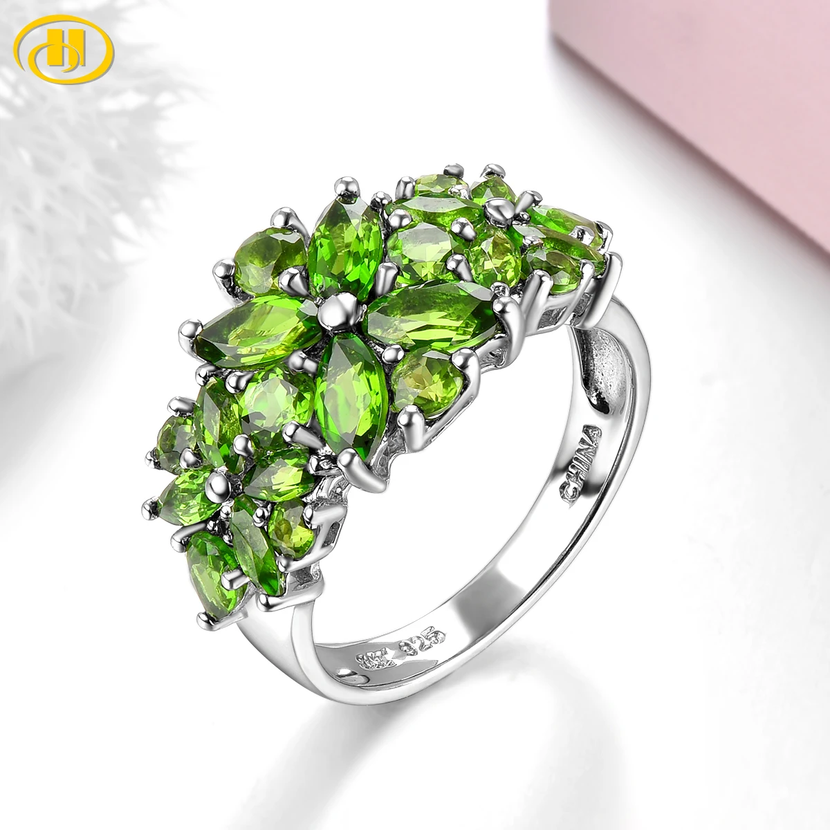 Изысканные кольца из серебра 925 пробы с темно-зеленым камнем 3 карата | Украшения и