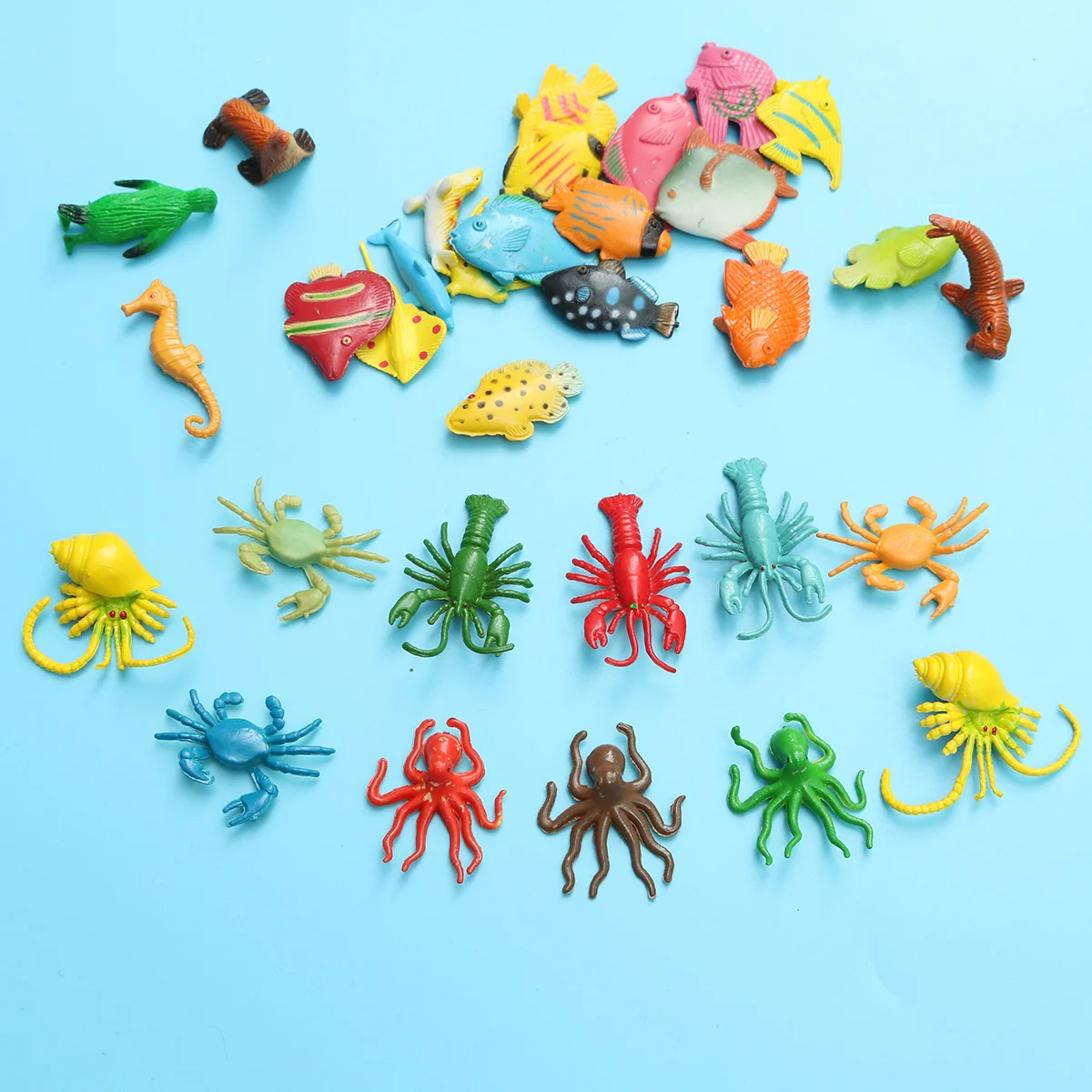 

40pcs Mini Simulation Sea Animal Model Sea Ocean Animals Figures Different Shape for Kids Children (Mixed Color)