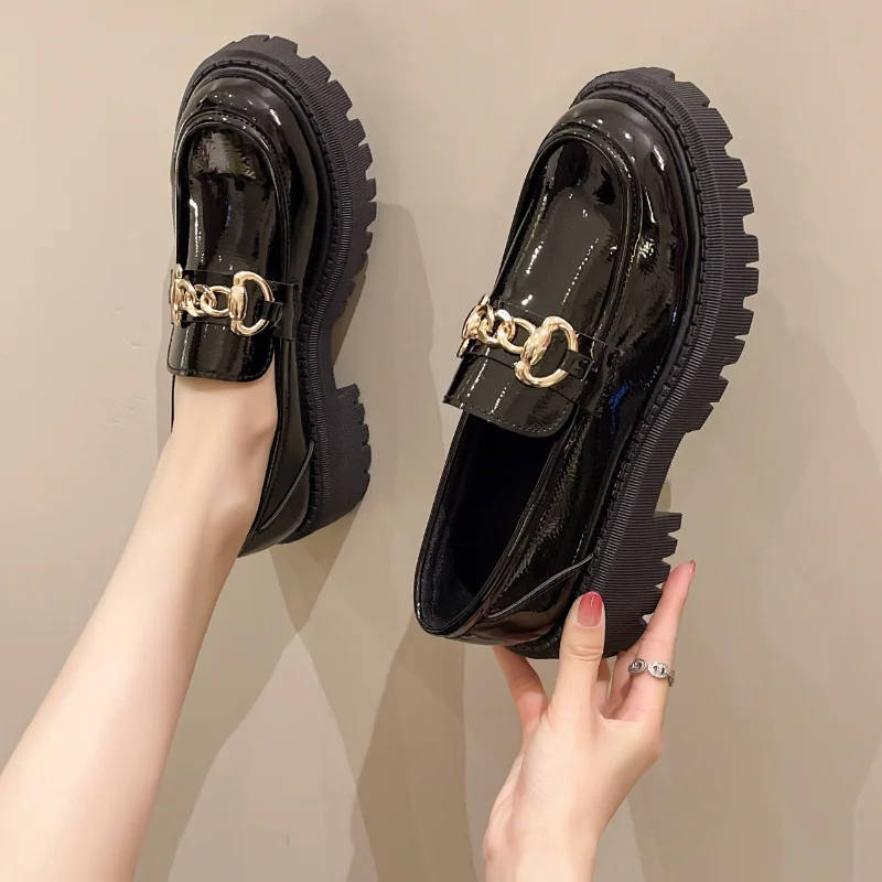 

Женские туфли-оксфорды на платформе, черные Повседневные Туфли Мэри Джейн с круглым носком, на плоской подошве, с металлической цепочкой и пряжкой, 2023