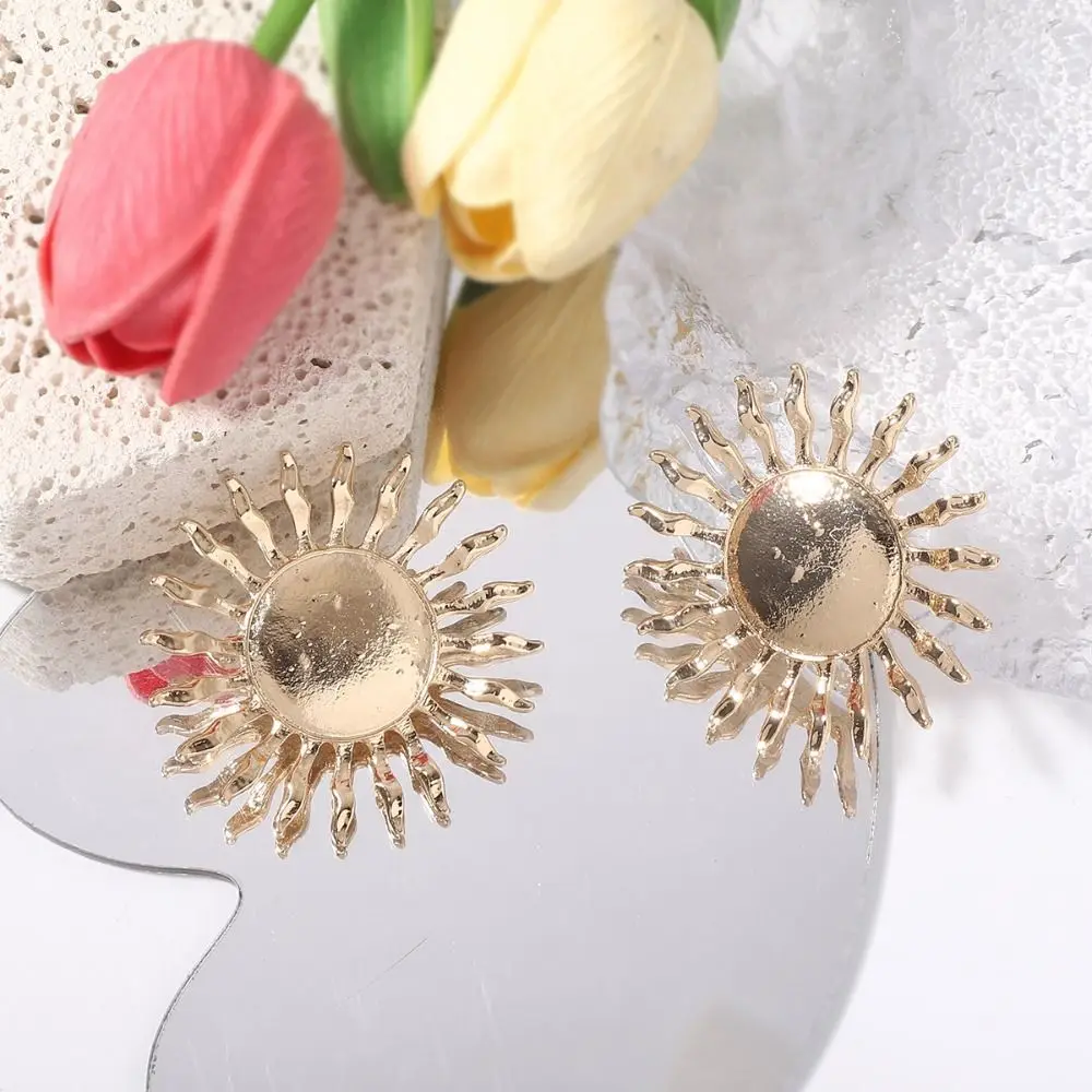 Bohemian Sunflower Pendant Necklace Light Luxury Beach Vacation Style Earrings Fashion Exaggerated Collarbone Chain