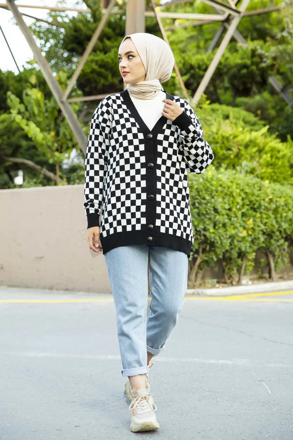 

Checkerboard Embossed Knitwear Cardigan Black