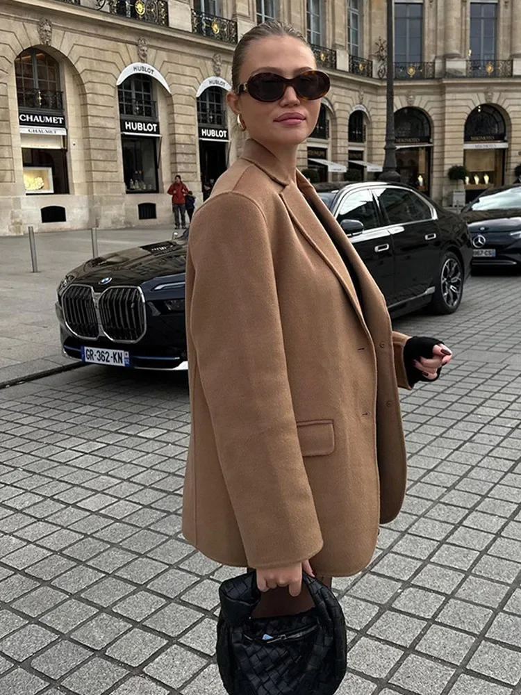 Простой однотонный однобортный женский короткий пиджак модный костюм с длинными